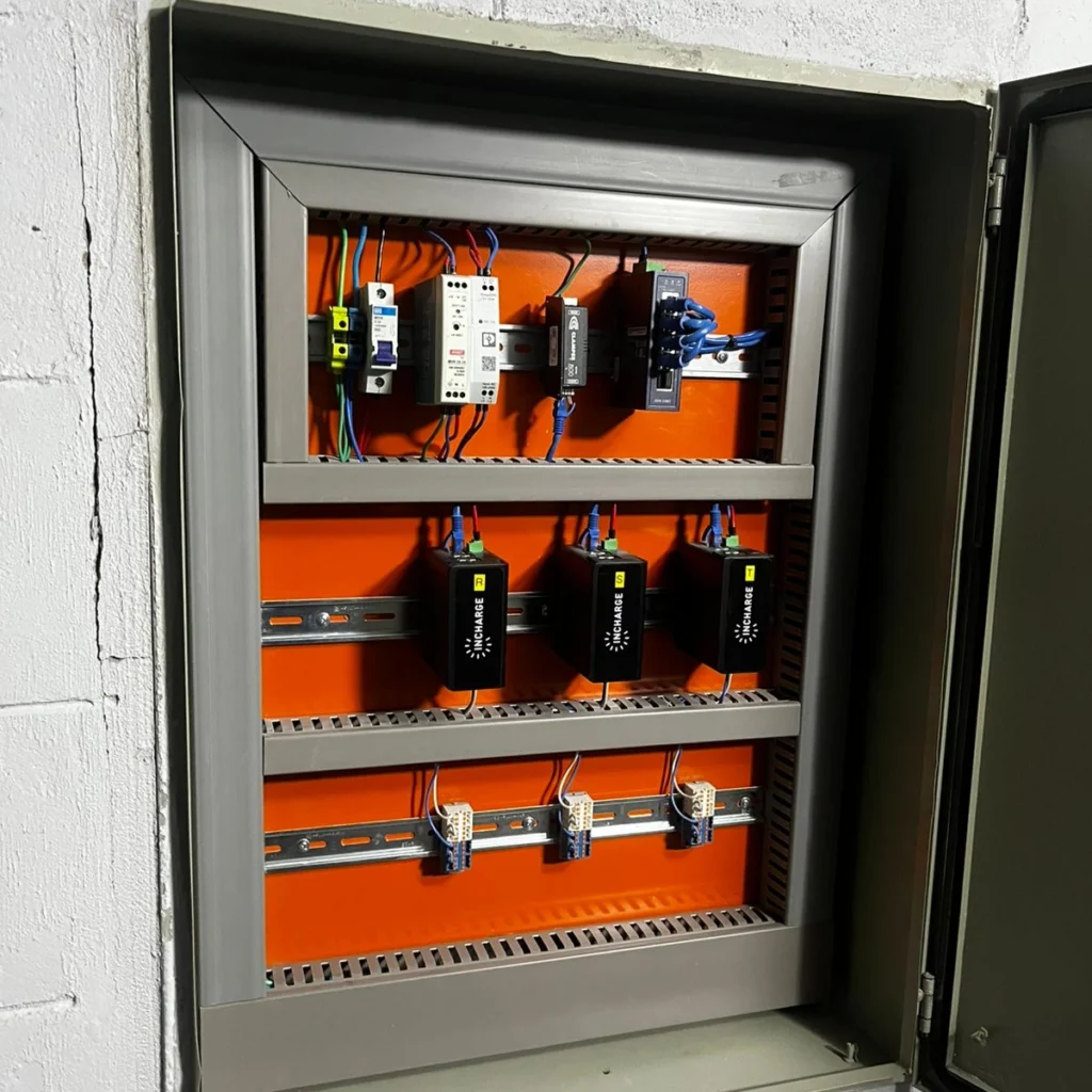 Quadro_de_força_para_carregador_de_carro_elétrico